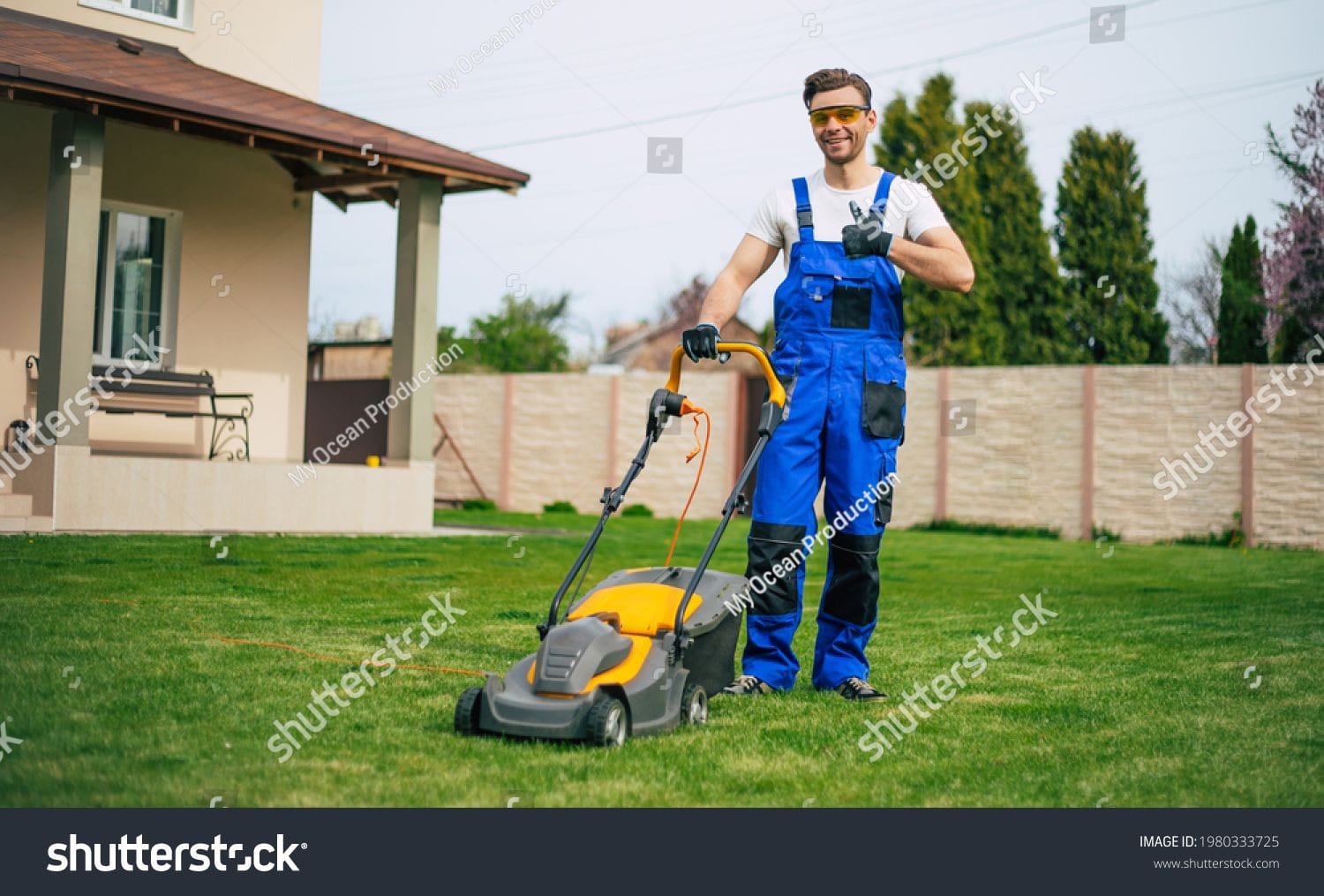Lawnmower repairs and servicing